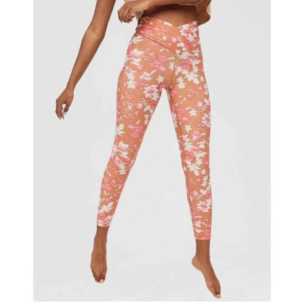 Aerie OFFLINE Real Me High Waisted Floral Crossover Legging size L Multicolor